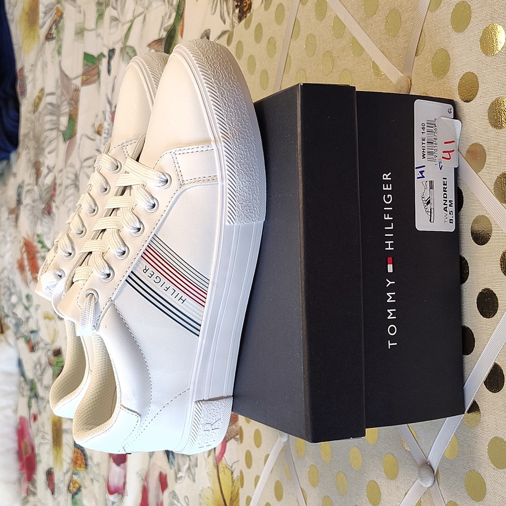 Tommy Hilfiger Andrei White Sneakers 8.5 NIB